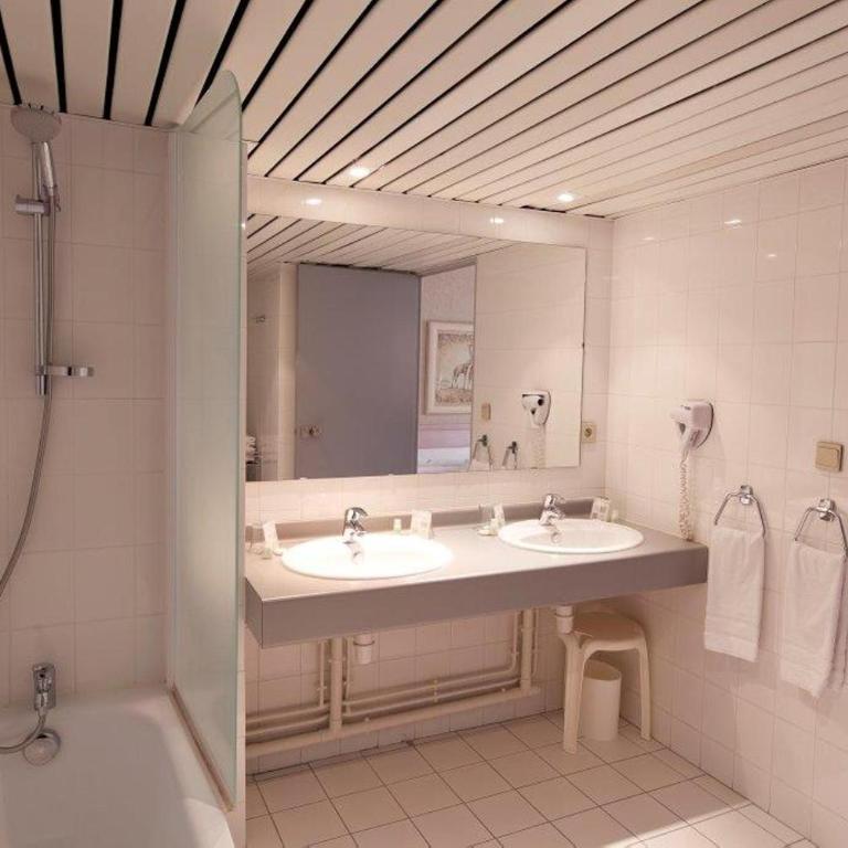 Hôtel Paradis - Chambre Triple - 1