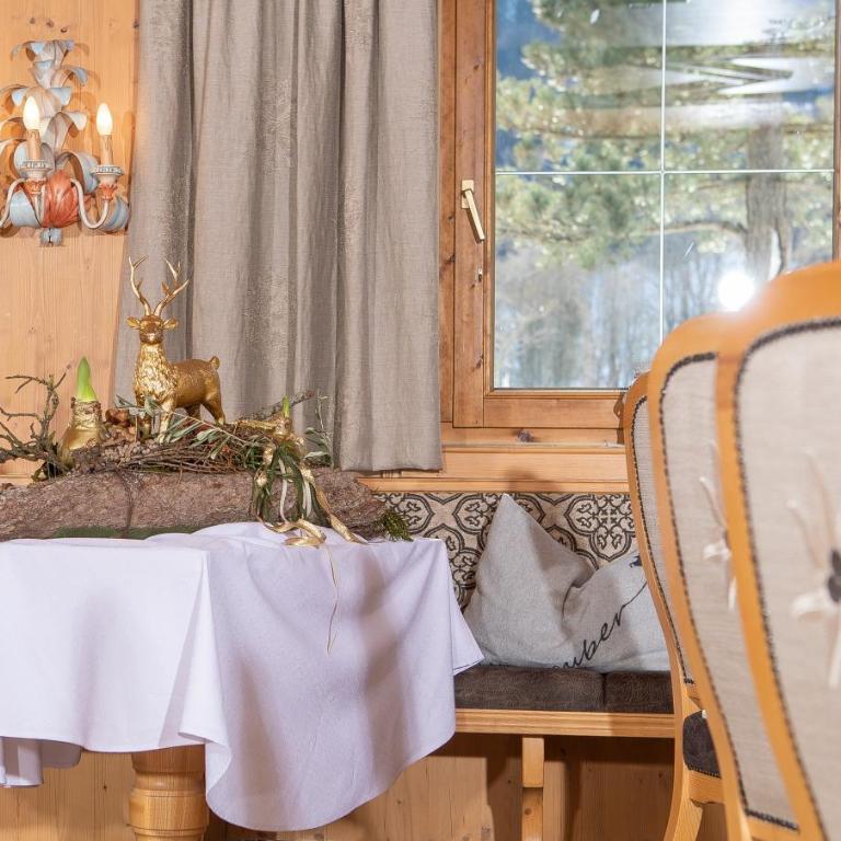 Appartement Frühstückspension Landhaus Karwendel - Doppelzimmer mit Balkon - 23