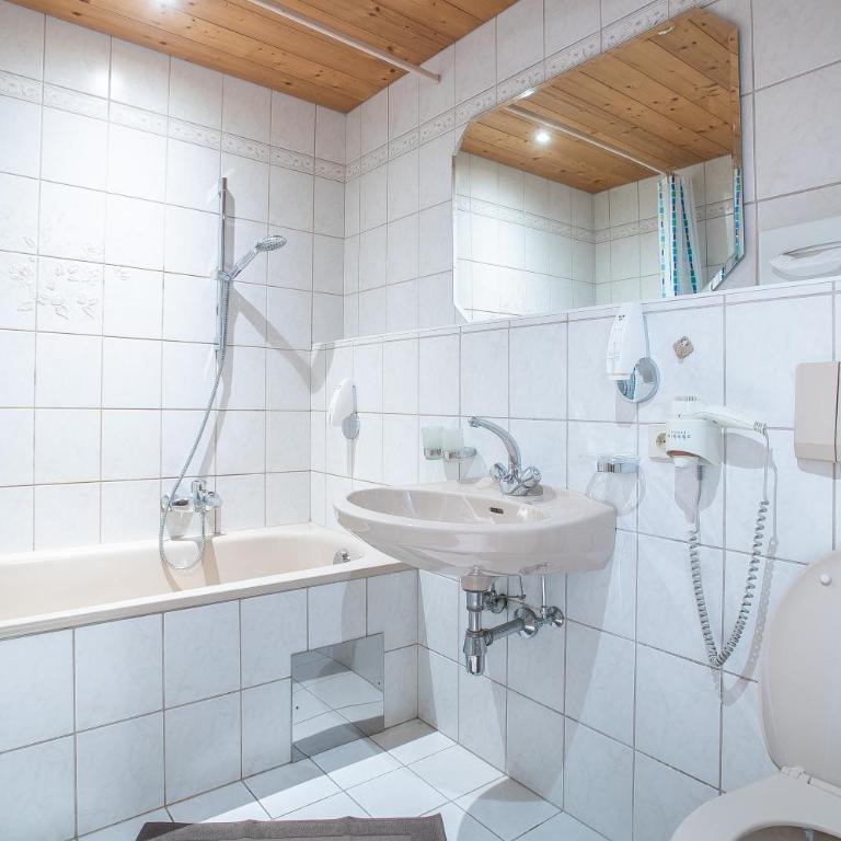 Appartement Frühstückspension Landhaus Karwendel - Apartment - auf 2 Etagen - 14