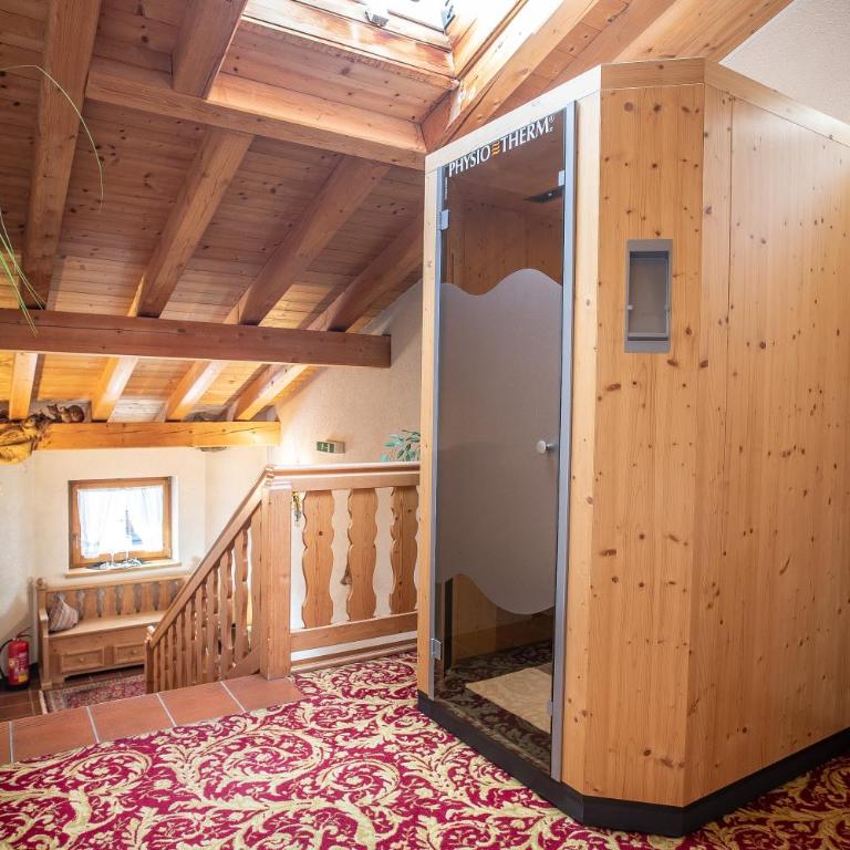 Appartement Frühstückspension Landhaus Karwendel - Doppelzimmer mit Balkon - 7