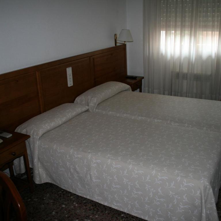 Hostal Puente de Piedra - Habitación Doble - 1 o 2 camas - 10
