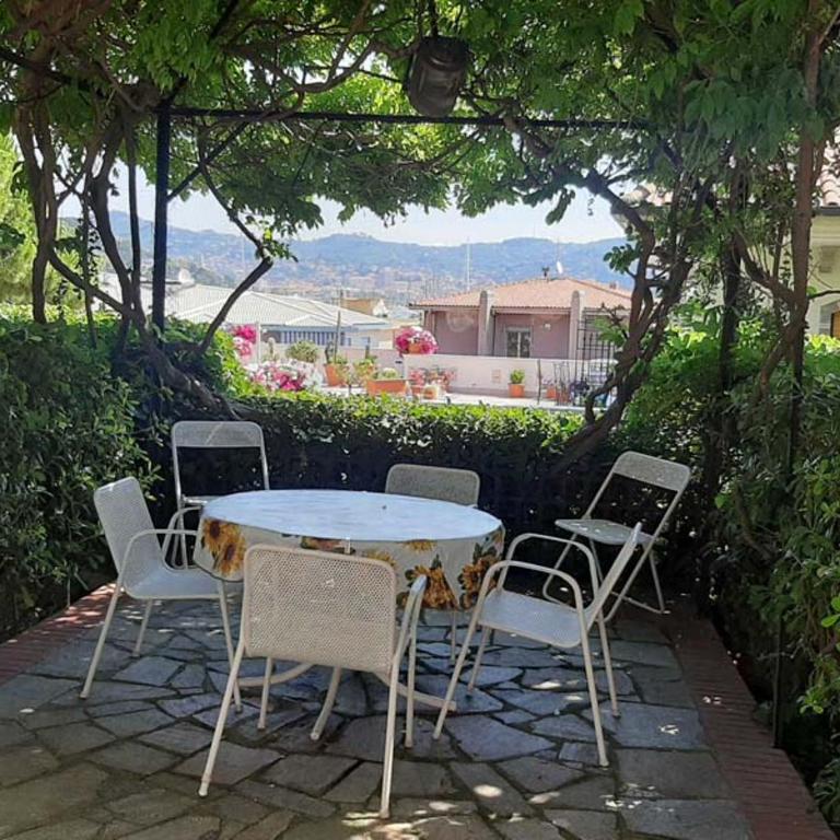 Casa Gazzano - Four-Bedroom House - 41