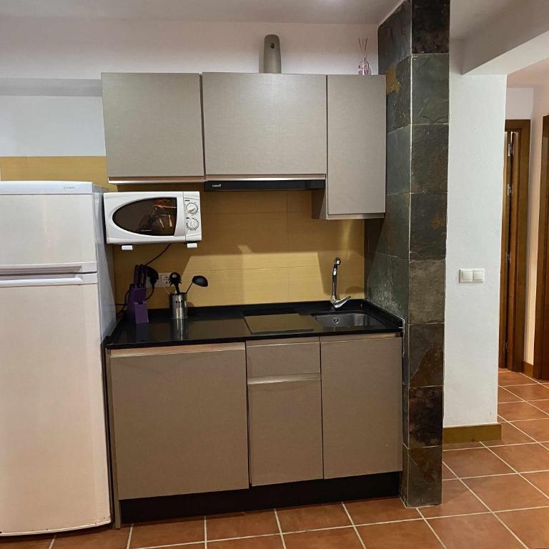 Apartamento 2 Ragel Costa - Apartamento - 24