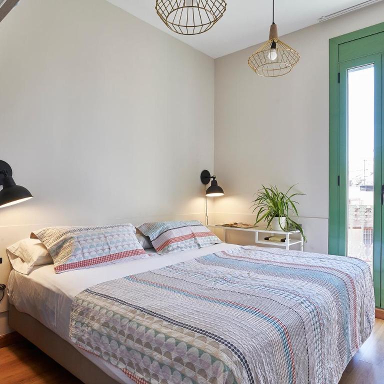 Barcelona Sants Station Apartments - Three-Bedroom Apartment - 2