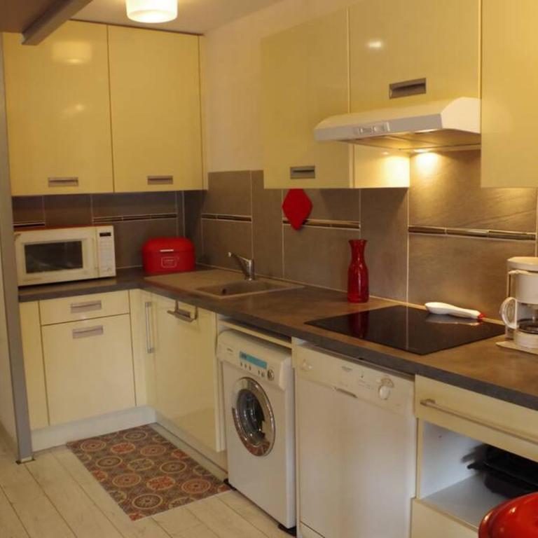 studio avec climatisation WIFI parking piscine - Appartement 2 Chambres - 8