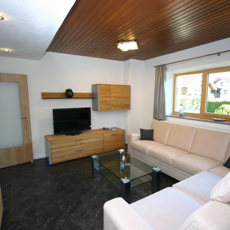 Haus Scheglmann inkl. Chiemgaukarte - Apartment mit Terrasse - 1