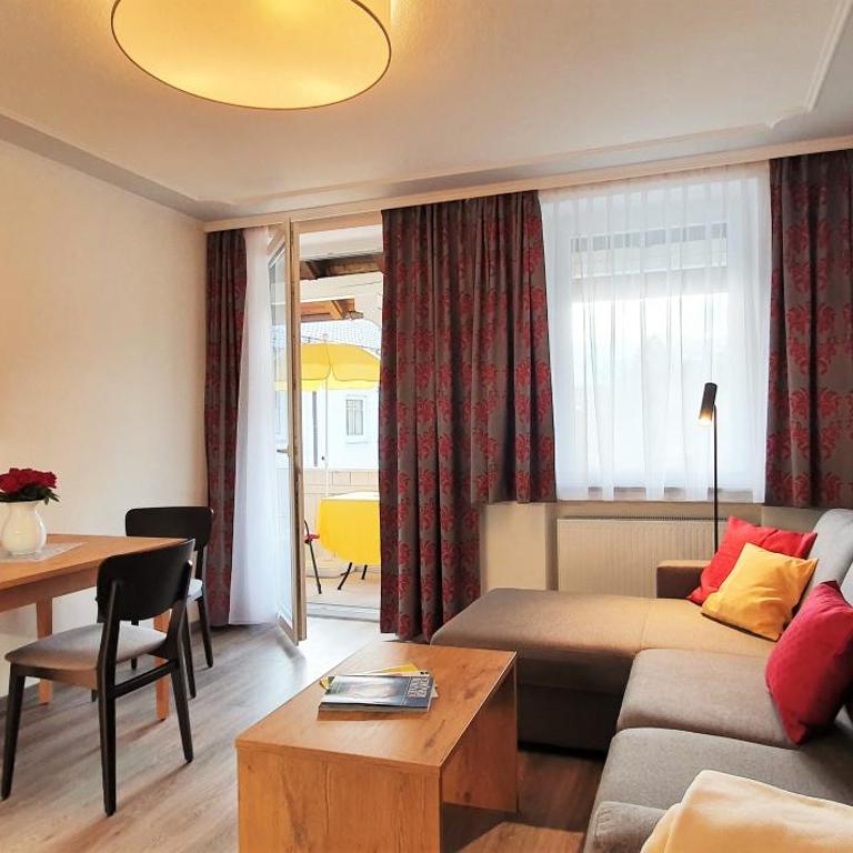 Ferienwohnungen KUR-ECK - Apartment mit Balkon - 2
