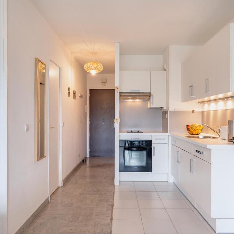 Joli grand appartement terrasse lit 180X200 vue mer 10min plages - Apartment mit 1 Schlafzimmer - 7