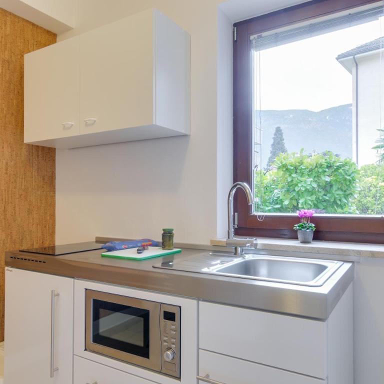 Peters Guest House - Apartment mit Terrasse - 11