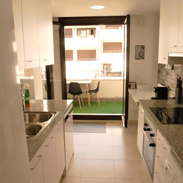 Apartamento CERCA PLAYA CON BALCON Y BBQ - Apartamento de 2 dormitorios - 4