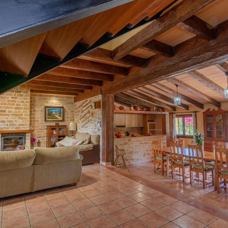 Casa con piscina a 1 km del mar y del pueblo - Villa de 3 dormitorios - 10
