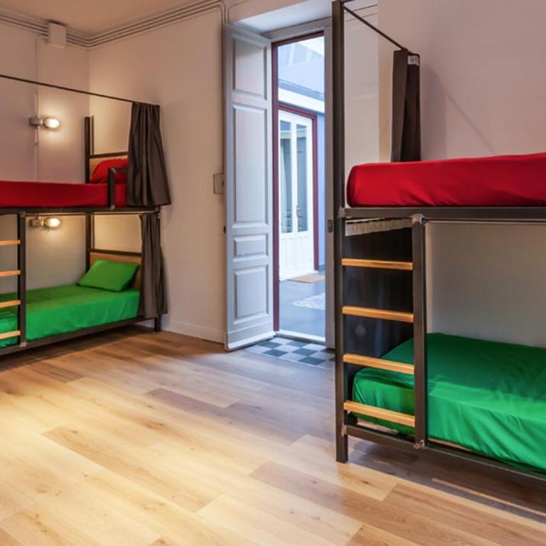 The Yard Hostel - Bed in 8-Bed Mixed Dormitory Room - 1