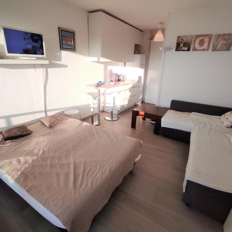 ꔣᨐ La mer au bout du jardin - Parking privé - Wifi ᨐꔣ - Studio mit Meerblick - 16