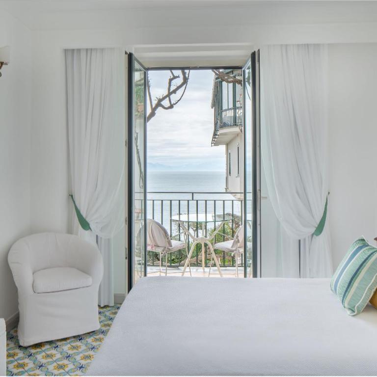 Hotel Santa Caterina - Camera Matrimoniale Executive con Vista Mare Parziale - 1