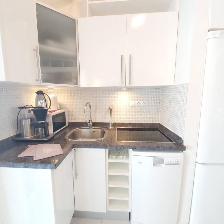 Central Apartment With Sea Views - Casa - 3