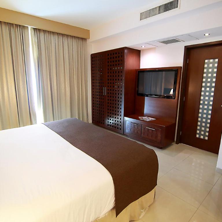 Wyndham Merida - Junior Suite with Balcony - 6