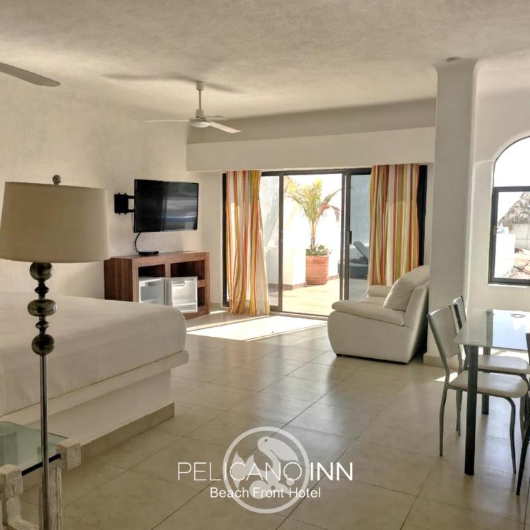 Pelicano Inn Playa del Carmen - Beachfront Hotel - Deluxe Family Suite - 4