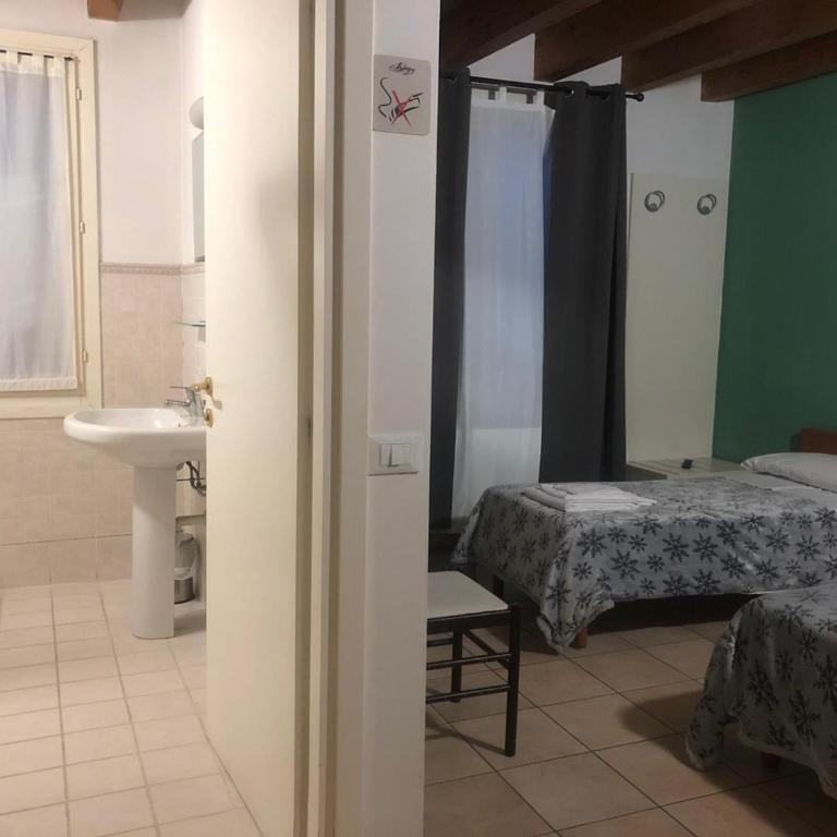 IL Borgo - Camera Doppia con Letti Singoli con Bagno Privato - 2