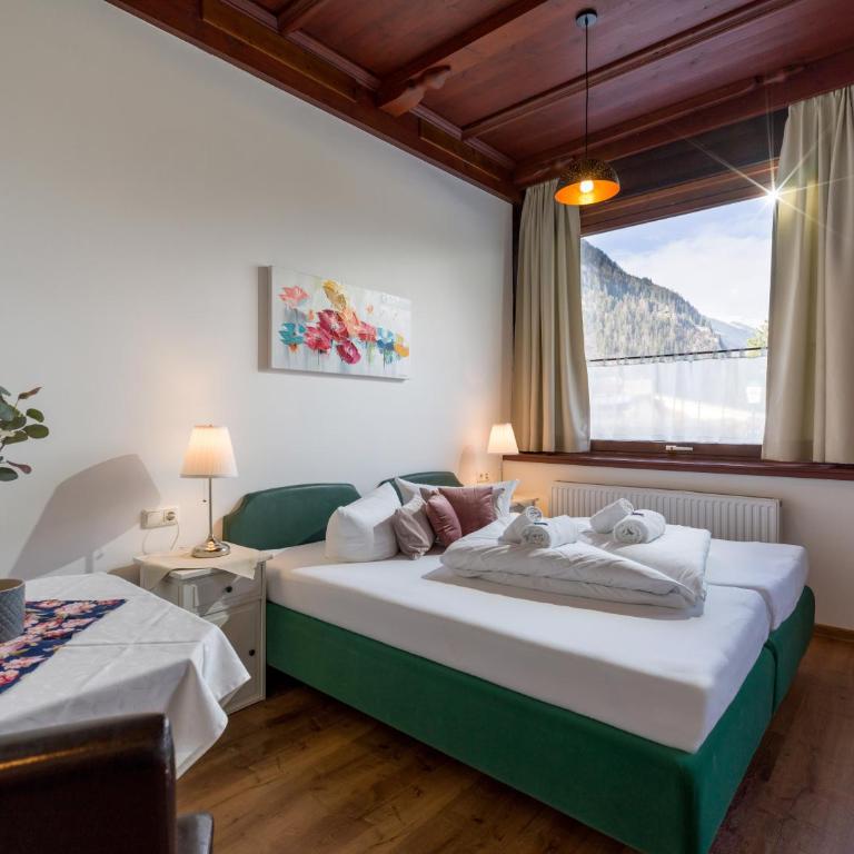 Gasthof Restaurant Waldcafé - Großes Doppel-/Zweibettzimmer - 6