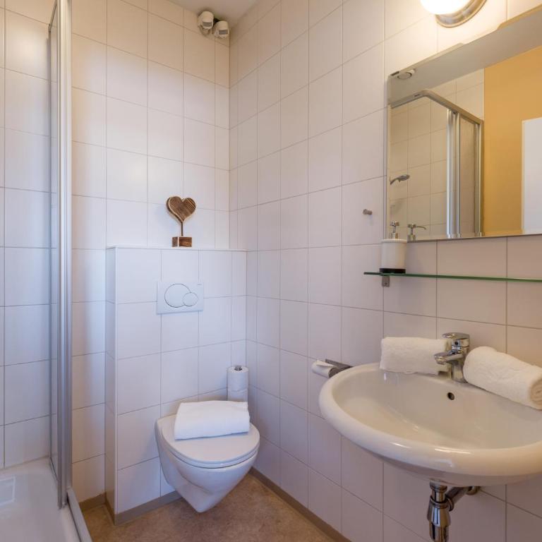 Gasthof Restaurant Waldcafé - Großes Doppel-/Zweibettzimmer - 12