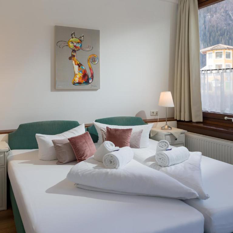 Gasthof Restaurant Waldcafé - Großes Doppel-/Zweibettzimmer - 10