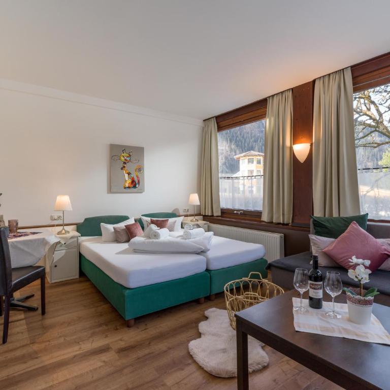 Gasthof Restaurant Waldcafé - Großes Doppel-/Zweibettzimmer - 11