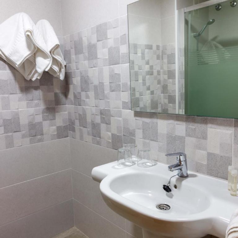 Hotel Herasu - Habitación Triple - 2