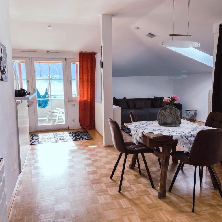Ferienwohnung Karasek mit Seeblick - Apartment mit 1 Schlafzimmer - 1