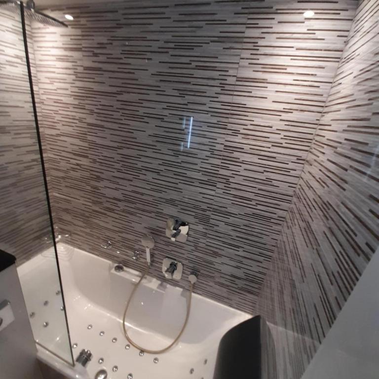 Mercure Paris Arc de Triomphe Wagram - Chambre Double Supérieure - 3