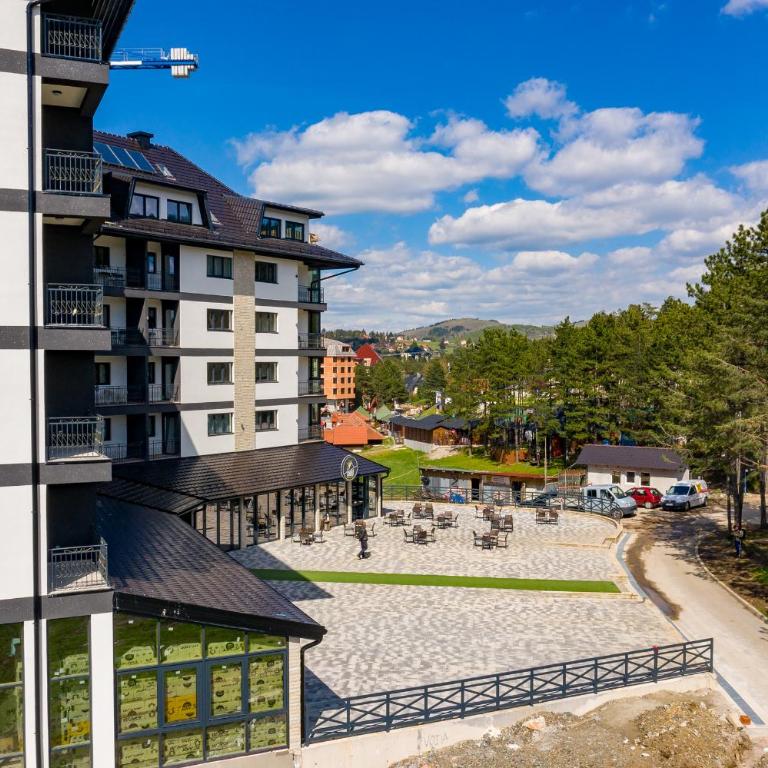 Gondola View - One-Bedroom Apartment - 32