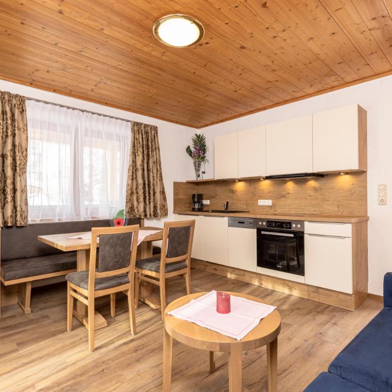 Appartement Pension Auhof - Apartment with Balcony - 11