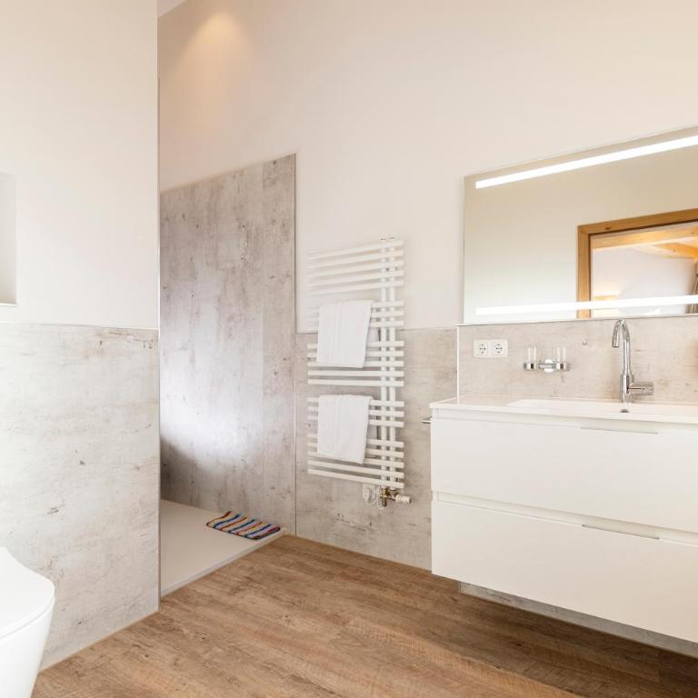 Appartement Pension Auhof - Deluxe Room (2 Adults + 1 Child) - 5