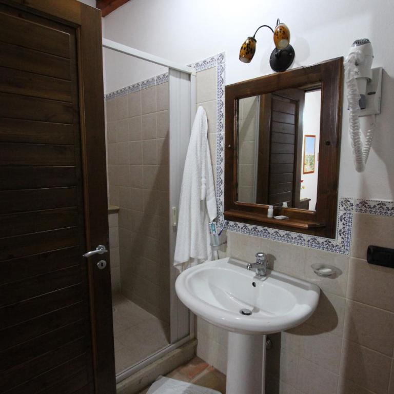 Agriturismo Resort Costa House - Camera Tripla Standard - 2