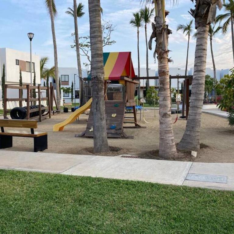 Preciosa Enjoyable Casa 12 Personas Alberca Playa Coto 24H - Three-Bedroom House - 2