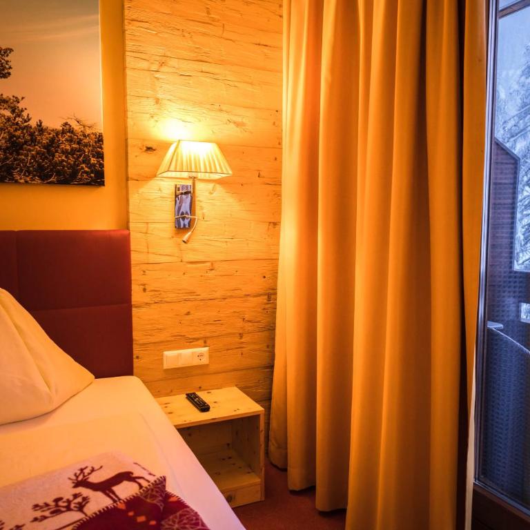 Pension & Appartements RONACHERHOF - Familienzimmer mit Bergblick - 3