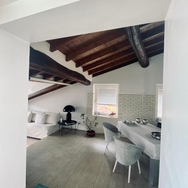 La casa di Angelina - Appartamento Attico con 2 Camere da Letto e Terrazza - 45