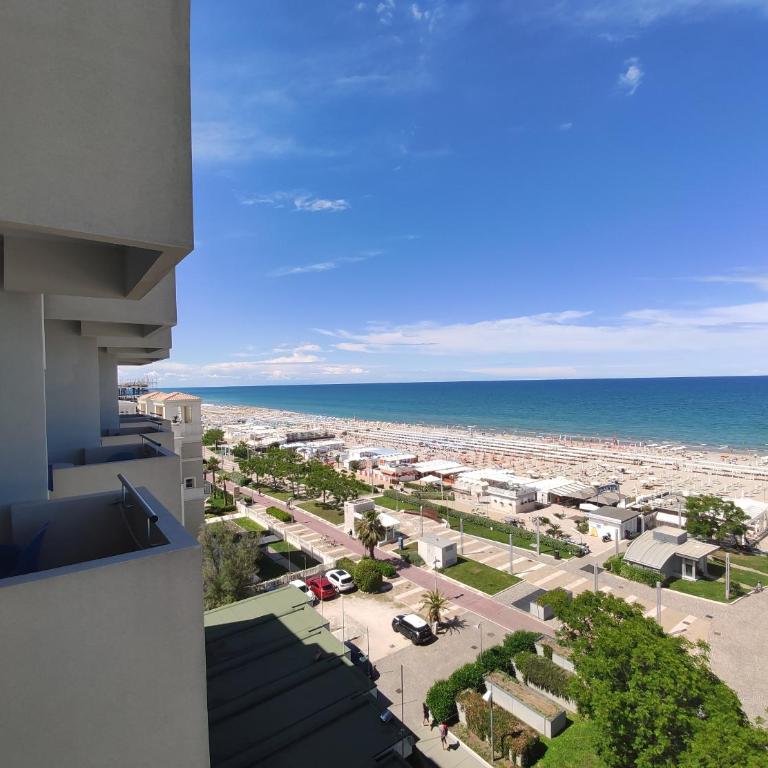 Hotel Baltic Riccione-Fronte Mare - Deluxe Triple Room with Sea View - 2