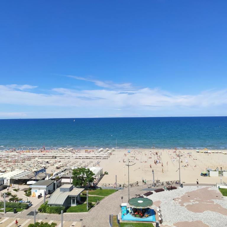 Hotel Baltic Riccione-Fronte Mare - Deluxe Triple Room with Sea View - 4
