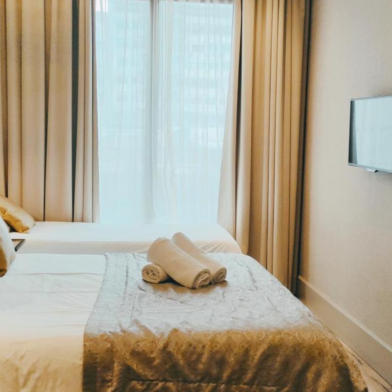 Casa Balmes - Double Room with Extra Bed (3 Adults) - 8