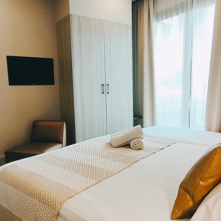 Casa Balmes - Double Room with Extra Bed (3 Adults) - 1