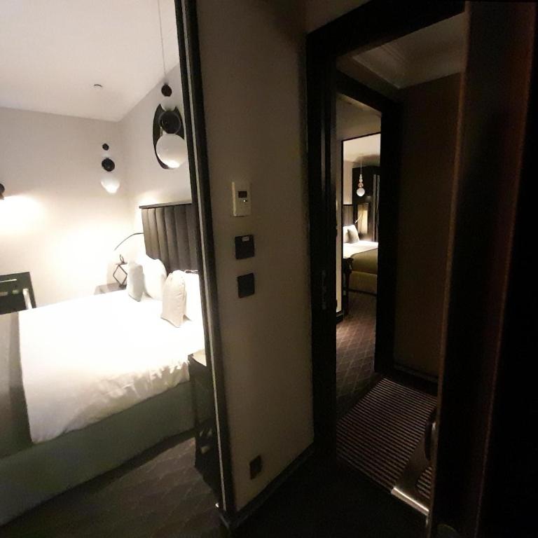 Mercure Paris Arc de Triomphe Wagram - Hébergement Familial - 2 Chambres Communicantes - 4