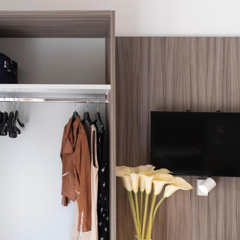 Hotel Mocambo Riccione CENTRALISSIMO AL MARE - Family Room - 11