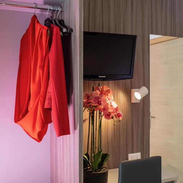 Hotel Mocambo Riccione CENTRALISSIMO AL MARE - Family Room - 15