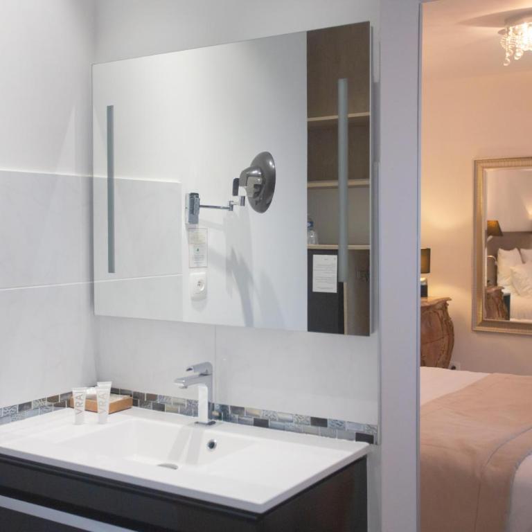 Hôtel Spa - Au Charme Rabelaisien - Chambre Double Confort Jardin - 1