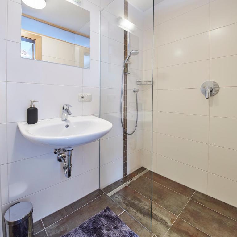 Saalbacher Perle 1 - Cozy Family Home - Four-Bedroom Deluxe Apartment - 29