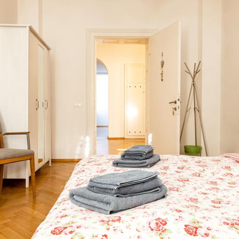 Villa Anita Rooms - Camera Matrimoniale con Doccia e Servizi Igienici in Comune - 9