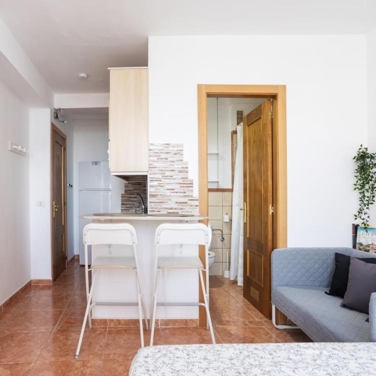 Apartamentos Ohana Los Cristianos Centro y Playa - Estudio con balcón - 1