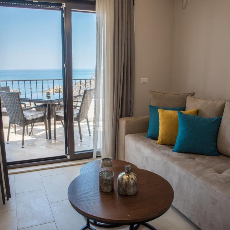 Apartments Eneida - Apartman s 1 Spavaćom Sobom i Balkonom - 2