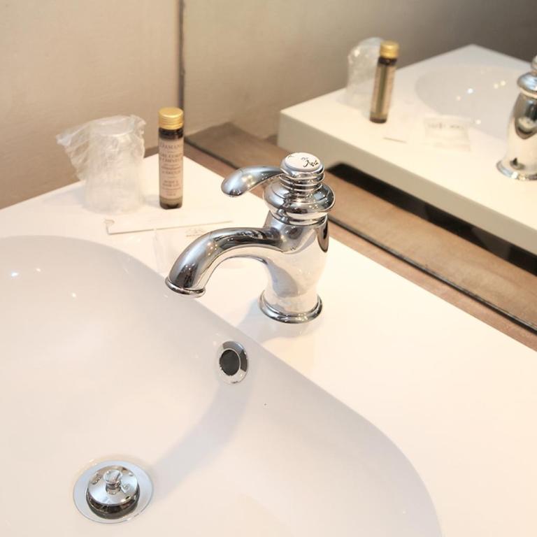 Hôtel Le Roncevaux - Chambre Double Supérieure - 4