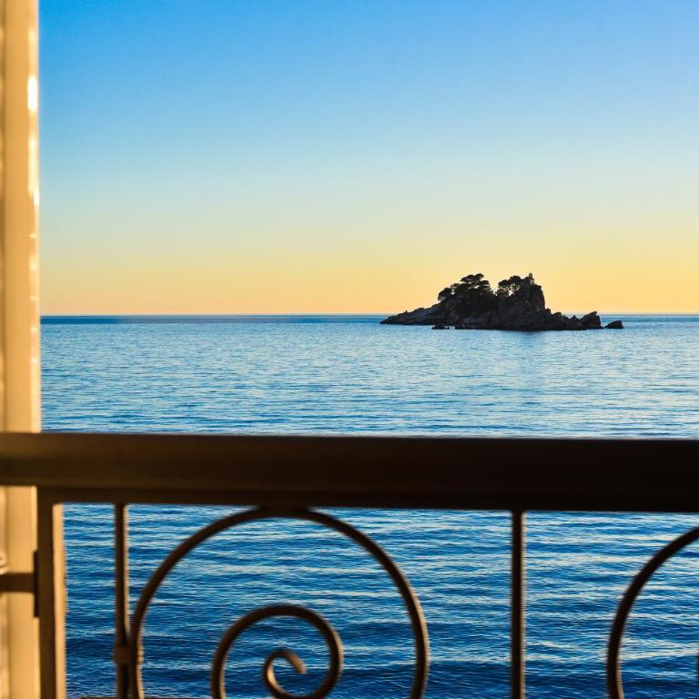 Galija lux Petrovac - Apartman sa Pogledom na More - 9